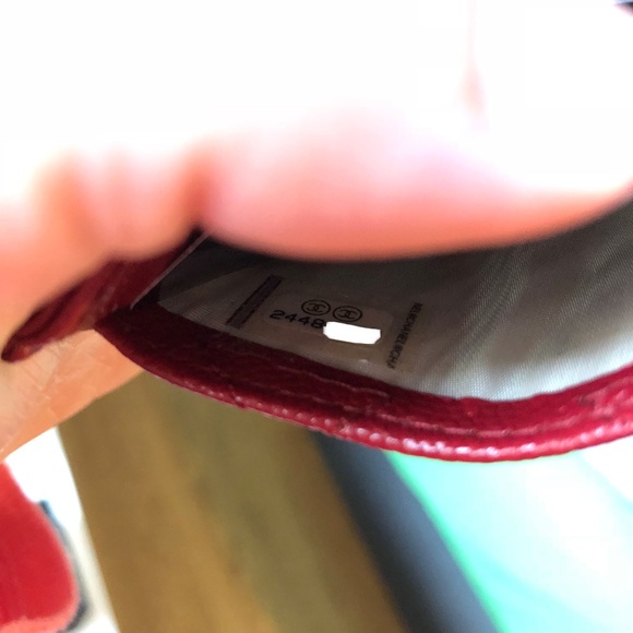 CHANEL 17B RED Flat Card Holder Caviar with SHW - Picture 6 of 7